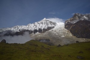 धौलागिरि आइसफलतर्फ पर्यटकको आकर्षण बढ्दो    