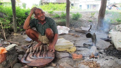 अन्न बाट ज्यालामा काम गर्न थालेपछि आरन पेसा सहज       