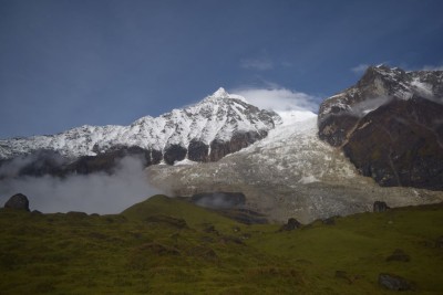 धौलागिरि आइसफलतर्फ पर्यटकको आकर्षण बढ्दो    