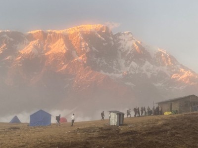 पर्यटनमा थपिँदै उत्साह, पर्यटकसँगै बढ्यो आम्दानी   