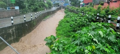 पूर्वका साना खोलामा बाढीको जोखिम       