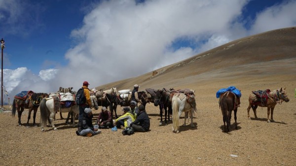 दामोदरकुण्डका तीर्थयात्रीलाई आवास र सञ्चारको समस्या        