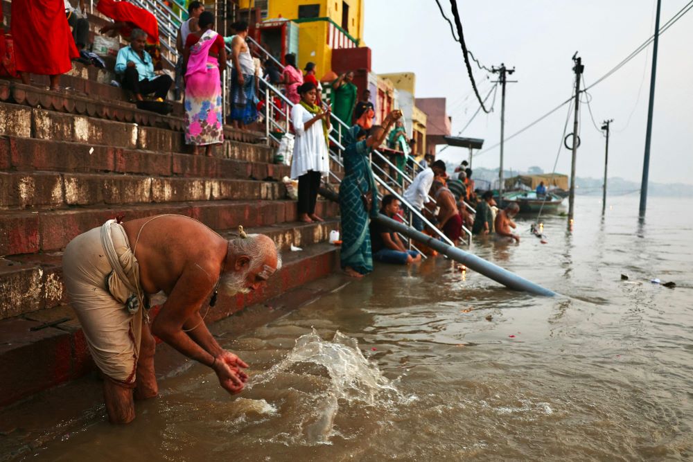 भारतको पवित्र शहर जहाँ हजारौँ मानिस मृत्युवरण गर्न जान्छन्        