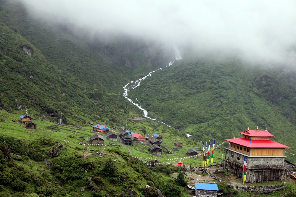 पर्यटकलाई लोभ्याउँदै तोक्पेगोला   