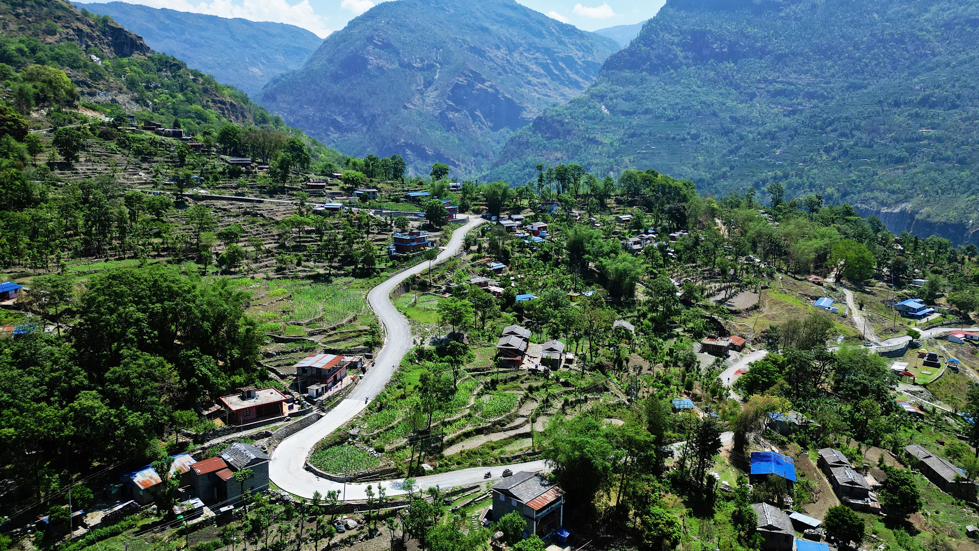 सडक कालोपत्र भएपछि स्थानीयलाई आवागमनमा सहज   