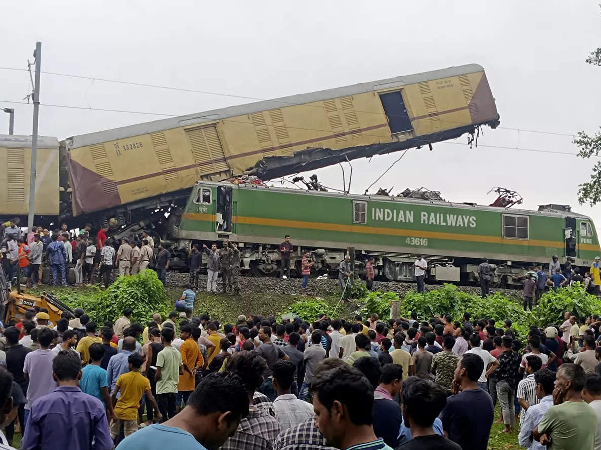 भारतीय रेल दुर्घटनामा ८ जनाको मृत्यु