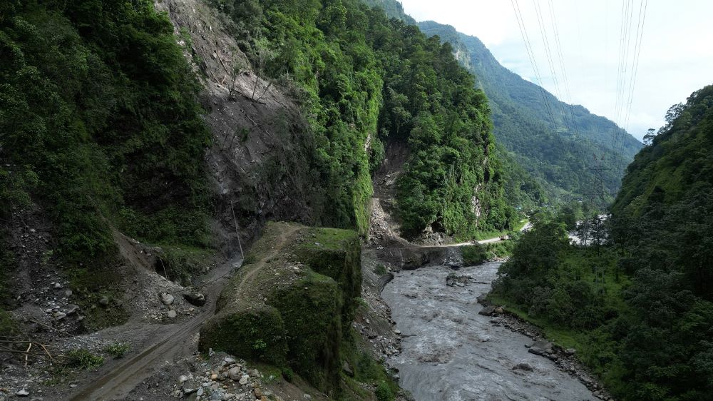 महभिरको पहिरोले कालीगण्डकी करिडोरमा दुर्घटनाको जोखिम       