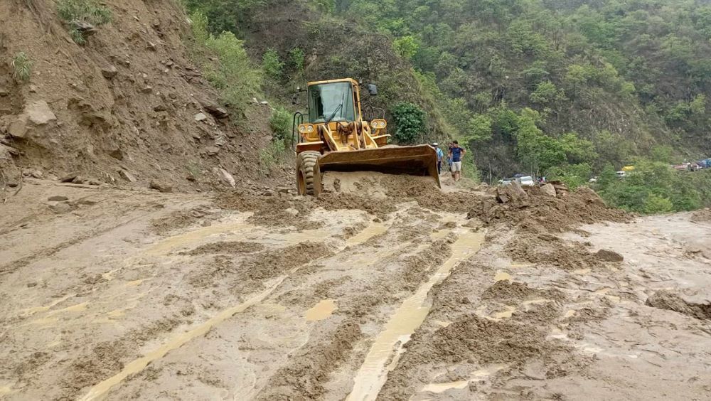 ताप्लेजुङमा बाढीपहिरोबाट ८१ परिवार विस्थापित   