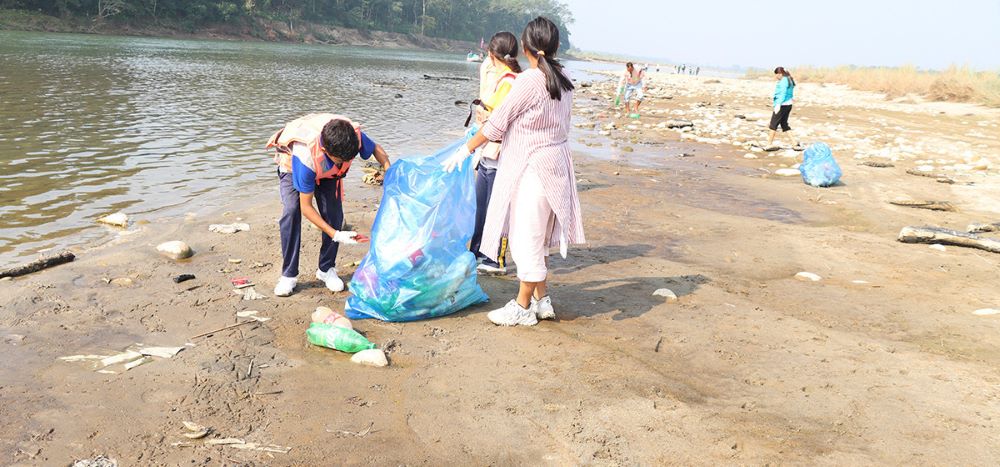 लोपोन्मुख जलचर जोगाउन राप्ती नदी सरसफाइ        