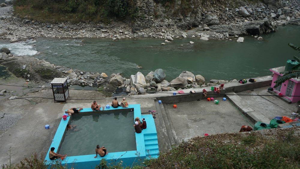 तातोपानीमा स्नानका लागि नयाँ पोखरी सञ्चालन         